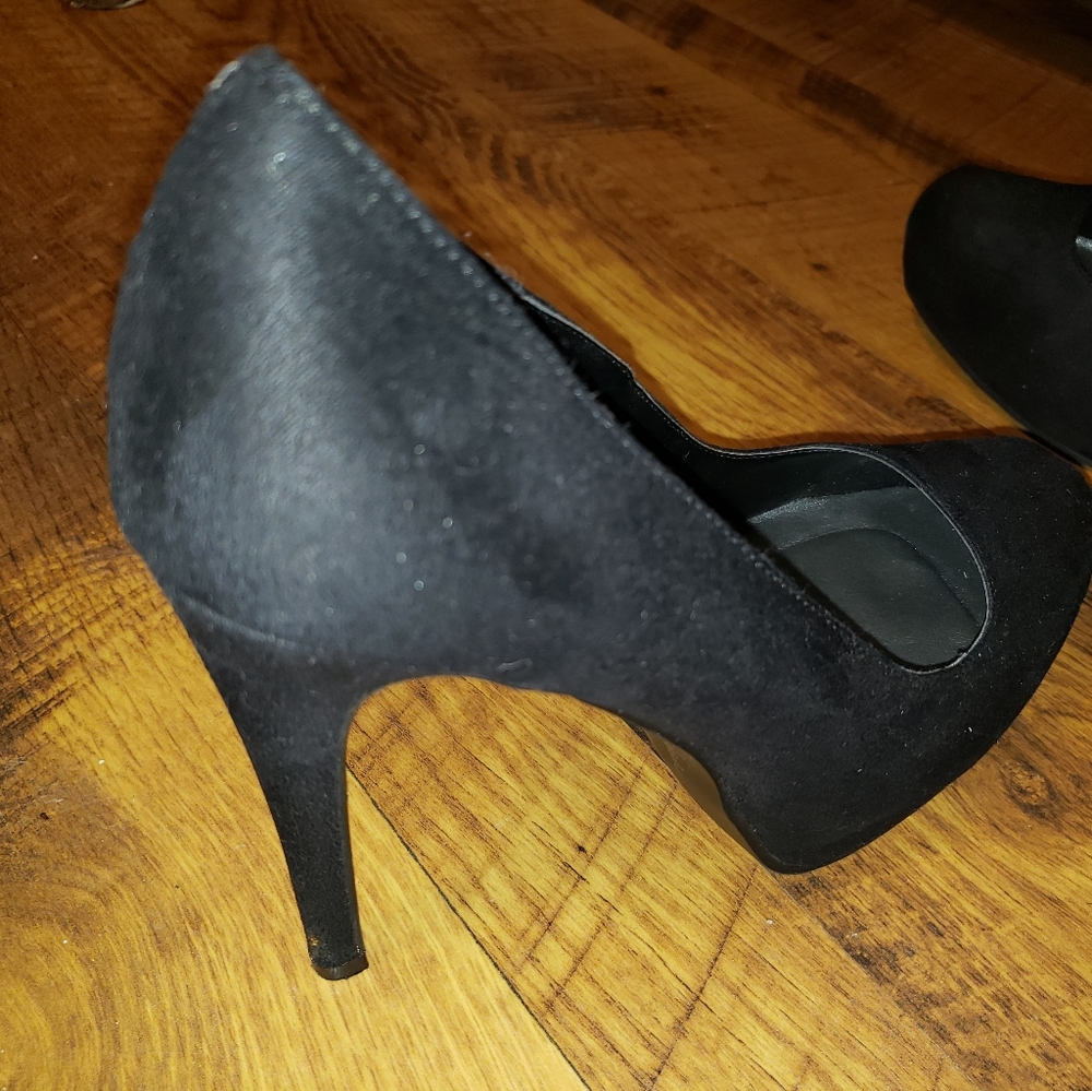 Heels - Picture 3 of 6